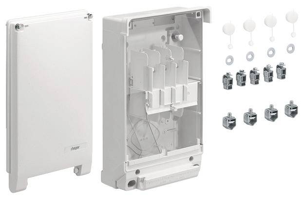 Gehäusekasten mit offenem Fach, zeigt interne Komponenten für Elektroinstallationen. Rechts daneben Zubehörteile wie Klemmblöcke.