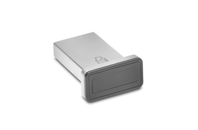 Ein kompakter, rechteckiger USB-Stick mit abgerundeten Kanten und grauer Kappe. Geeignet für Datenspeicherung und -übertragung.