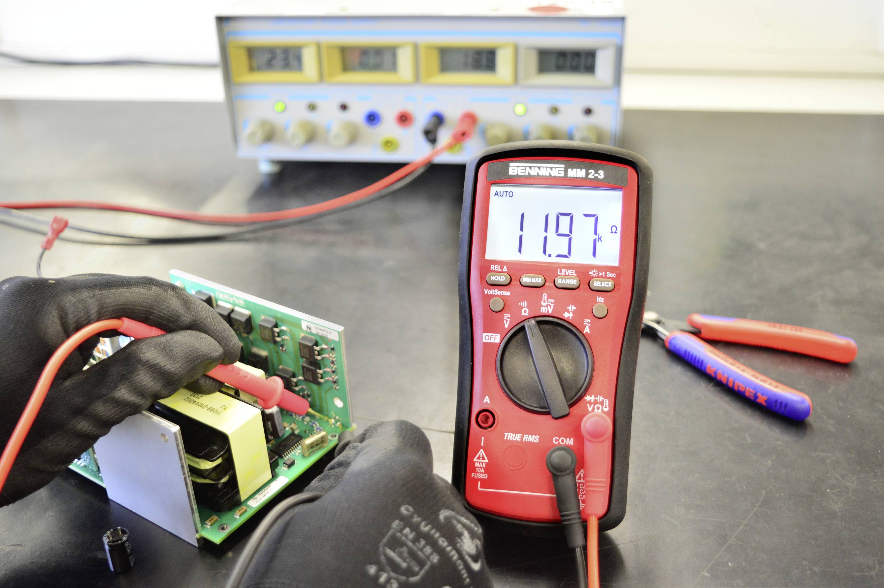 Benning MM 2-3 Hand-Multimeter digital CAT III 600 V, CAT IV 300 V Anzeige (Counts): 6000