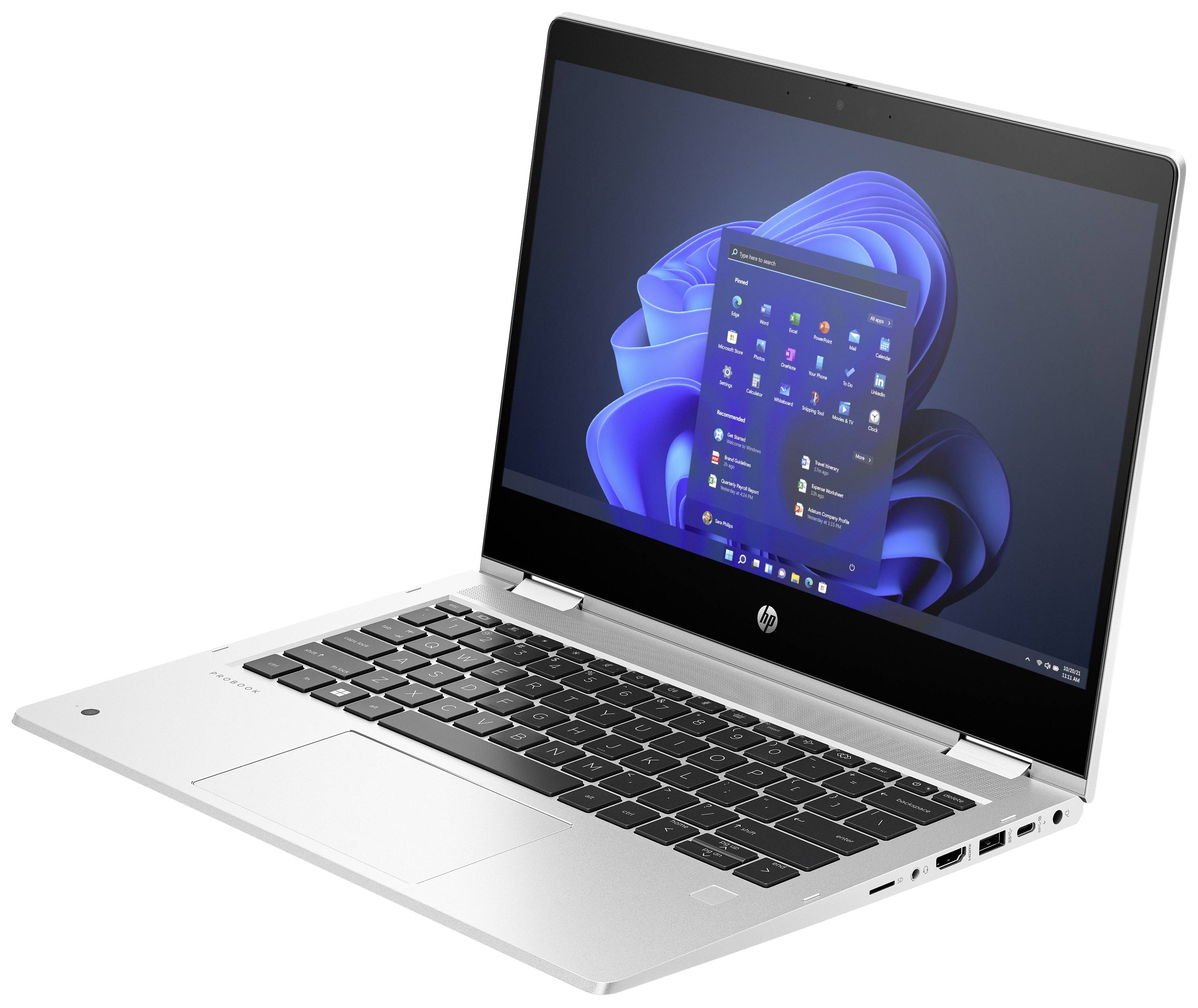 Ein Laptop mit geöffnetem Windows 11-Startmenü auf dem Bildschirm, auf einem grauen Hintergrund. Das Gerät ist silbern.