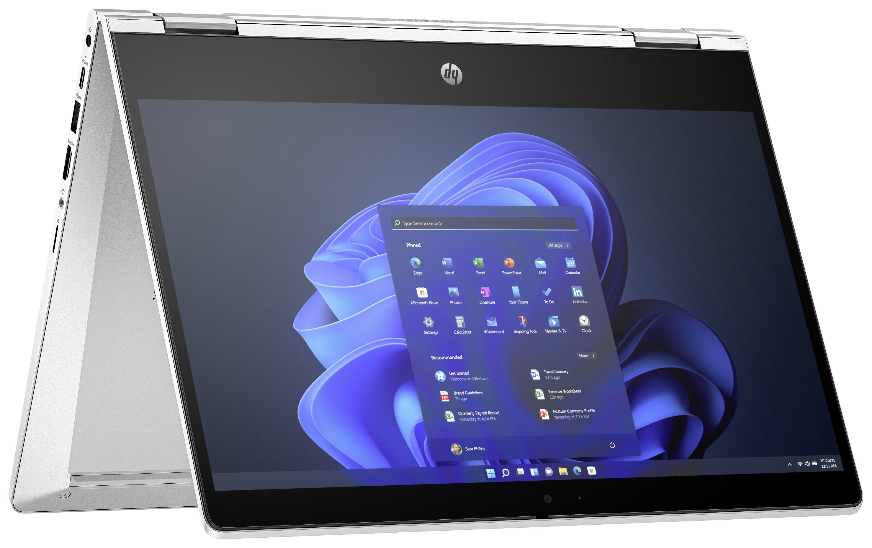 Ein silberner Laptop im Zeltmodus zeigt den Startbildschirm von Windows 11 mit mehreren Symbolen auf einem blauen Hintergrund.