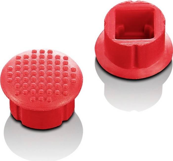 Zwei rote Joystick- oder Steuerungskappen, eine mit einem geriffelten und eine mit einem quadratischen, glatten Oberteil.