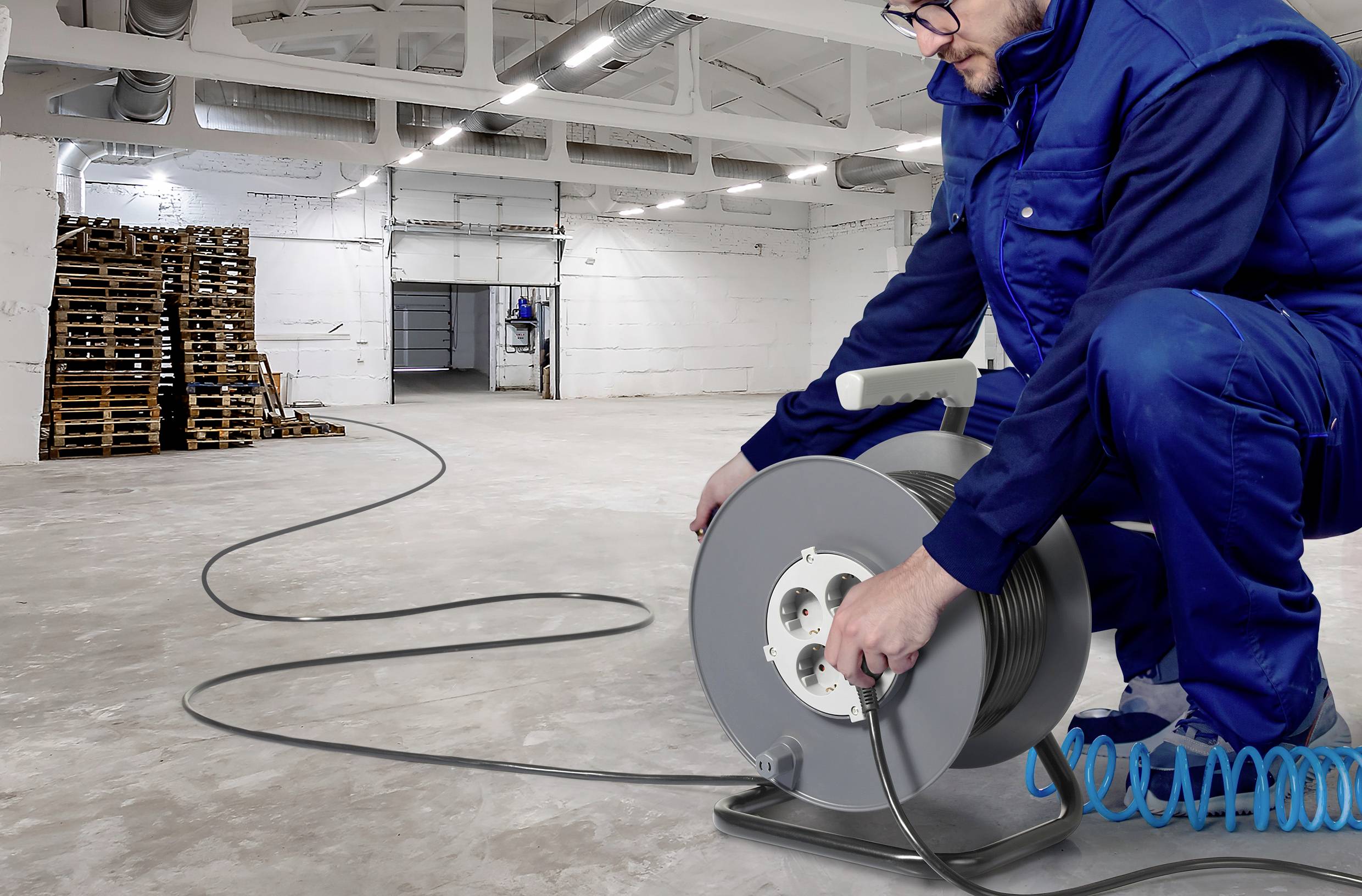 Sygonix SY-5655928 Kabeltrommel 50m Schwarz Schutzkontakt-Stecker