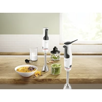 Bosch Haushalt MSM4W220 Stabmixer 600W mit Mixbecher, mit Messbecher, mit Zerkleinereraufsatz, BPA-frei Weiß, Grau Bosch Haushalt MSM4W220 Stabmixer 600W mit Mixbecher, mit Messbecher, mit Zerkleinereraufsatz, BPA-frei Weiß, Grau