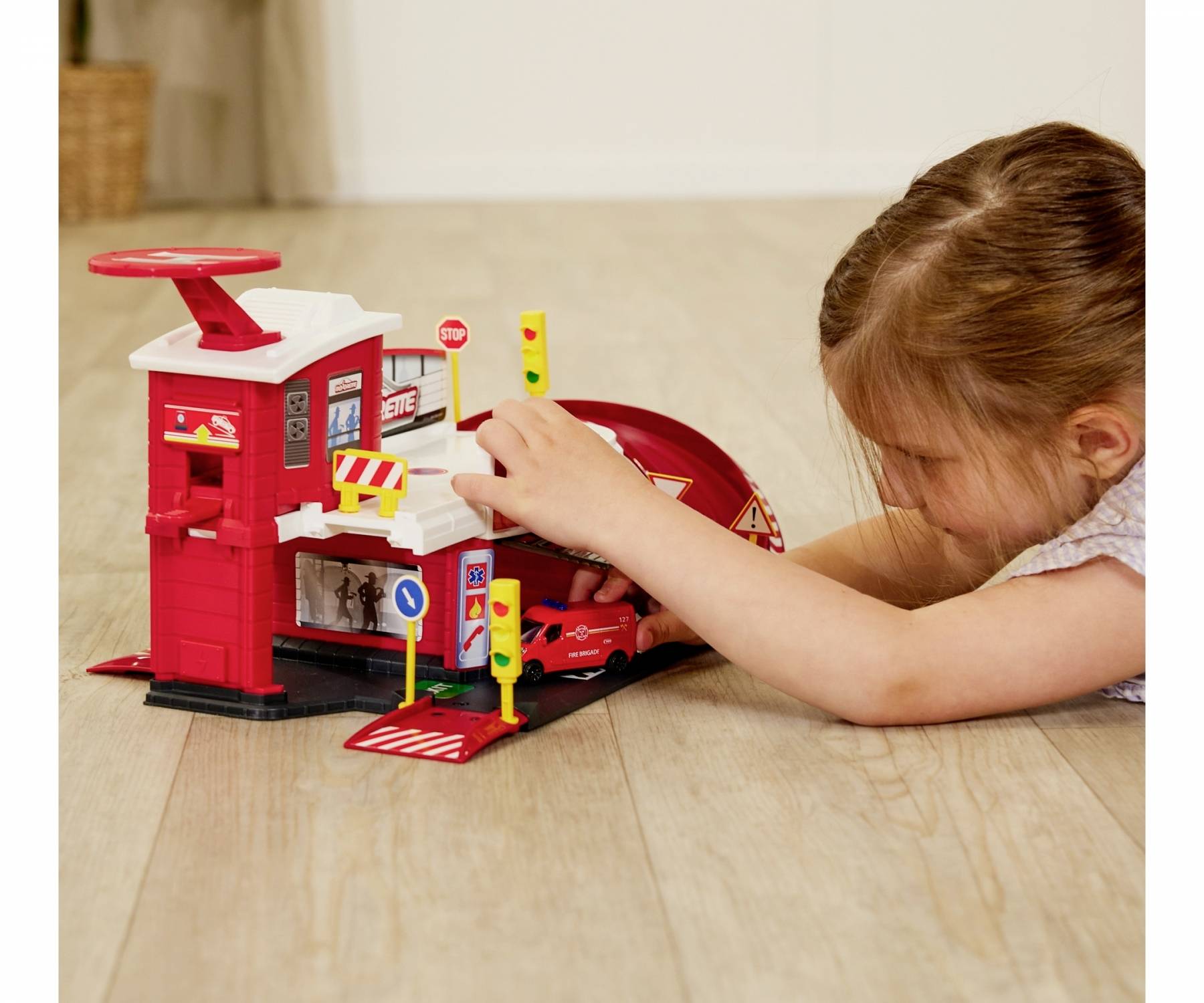 Majorette Einsatzfahrzeug Modell Creatix Rescue Station Fertigmodell Parkgarage