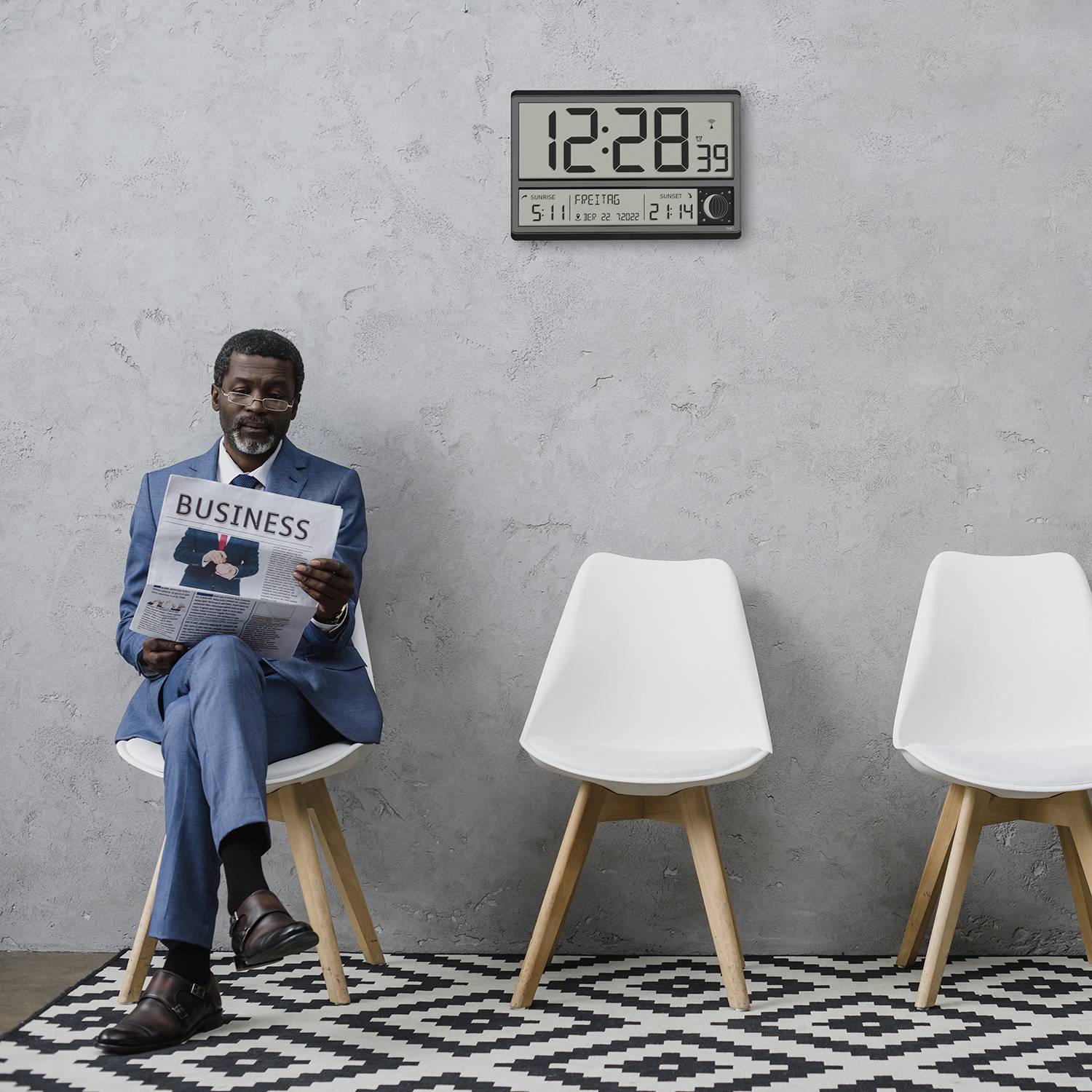 TFA Dostmann 60.4524.01 Funk Wanduhr 360cm x 28mm x 235mm Schwarz Großes Display