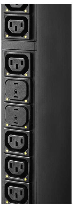 Serverrack mit mehreren Steckdosen übereinander angeordnet, gelbe Lichter zeigen Betriebsbereitschaft an.