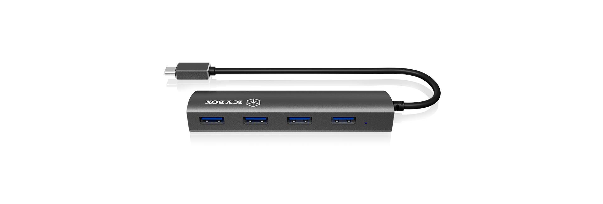 USB-C-Hub mit vier USB 3.0-Anschlüssen und einem angeschlossenen Kabel. Ideal für den Anschluss mehrerer USB-Geräte an einem Laptop.