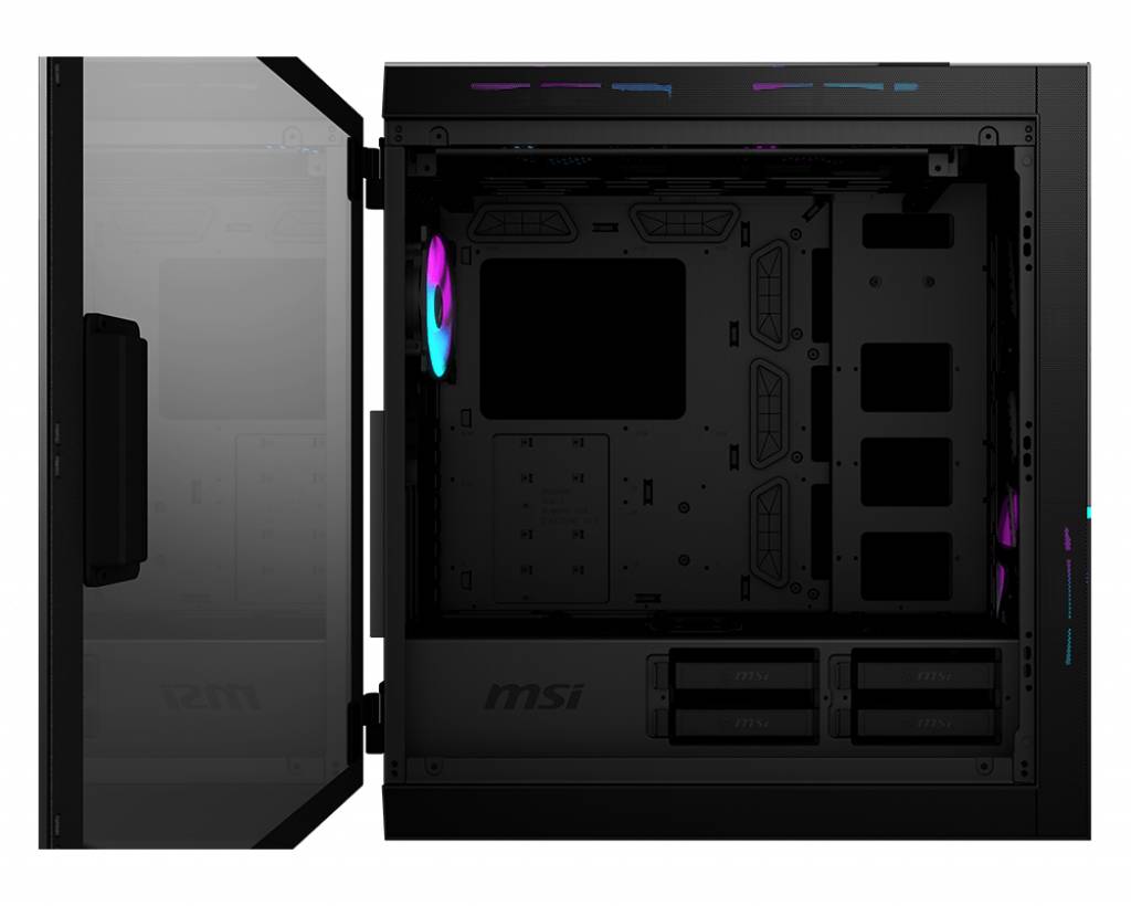 Schwarzes PC-Gehäuse mit geöffneter Glastür, zeigt leeren Innenraum mit RGB-beleuchtetem Lüfter und mehreren Festplattenschächten.