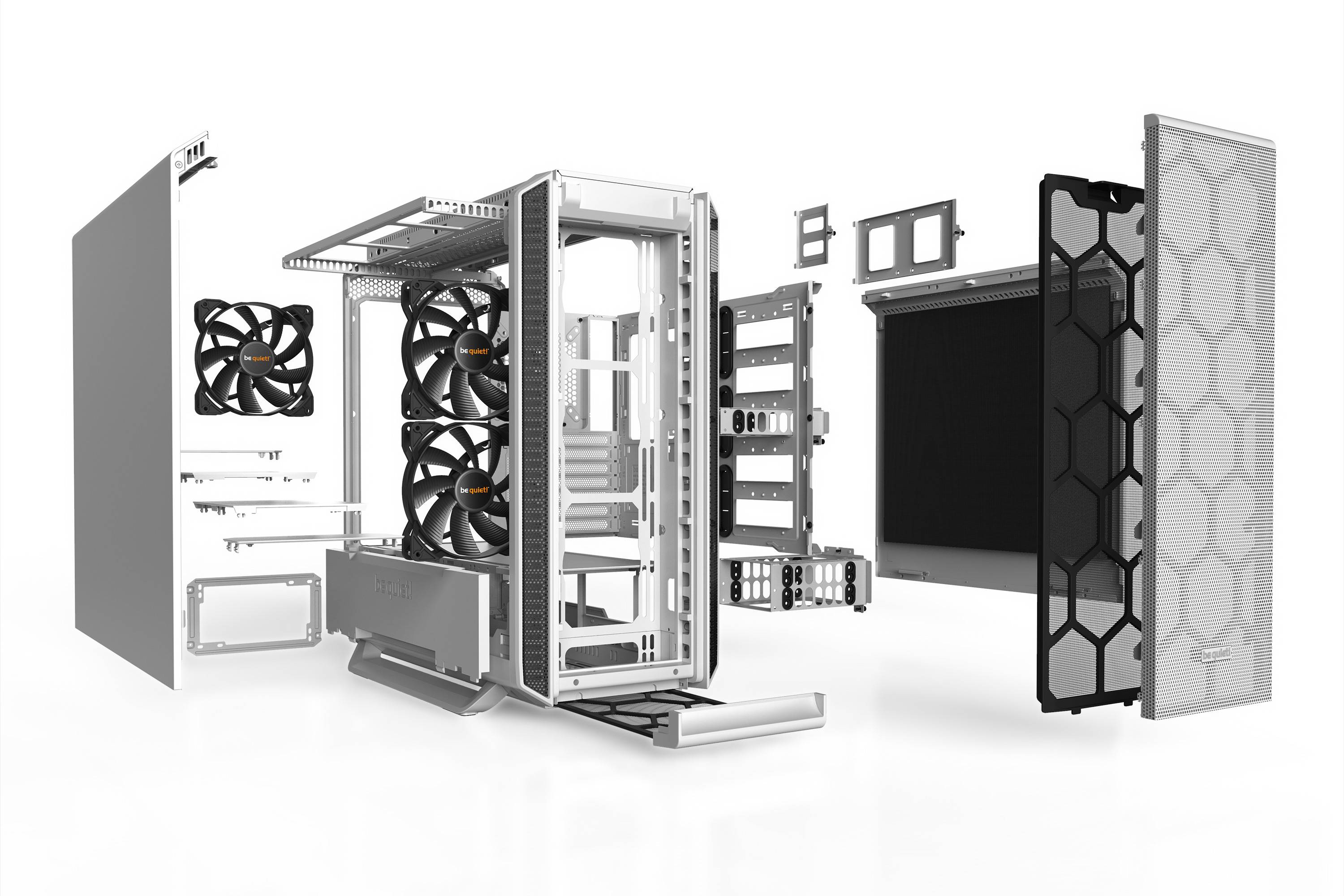 Ein zerlegtes Computergehäuse mit sichtbaren Bauteilen wie Lüftern, Rahmen und Gittern, dargestellt vor einem weißen Hintergrund.