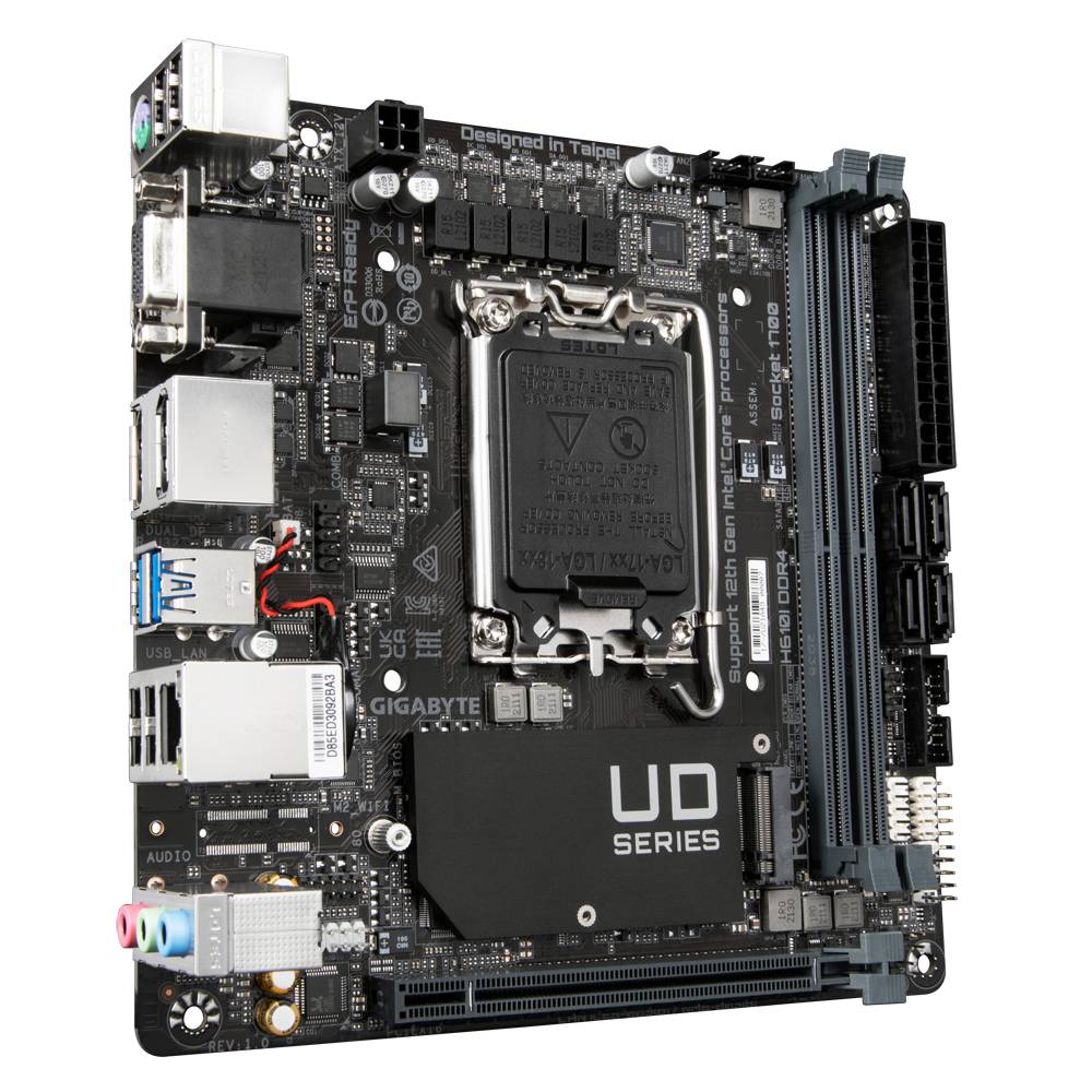Eine Computer-Mainboard-Platine mit mehreren Anschlüssen, Speichersteckplätzen und einer CPU-Fassung, bereit zur Integration in ein Gerät.