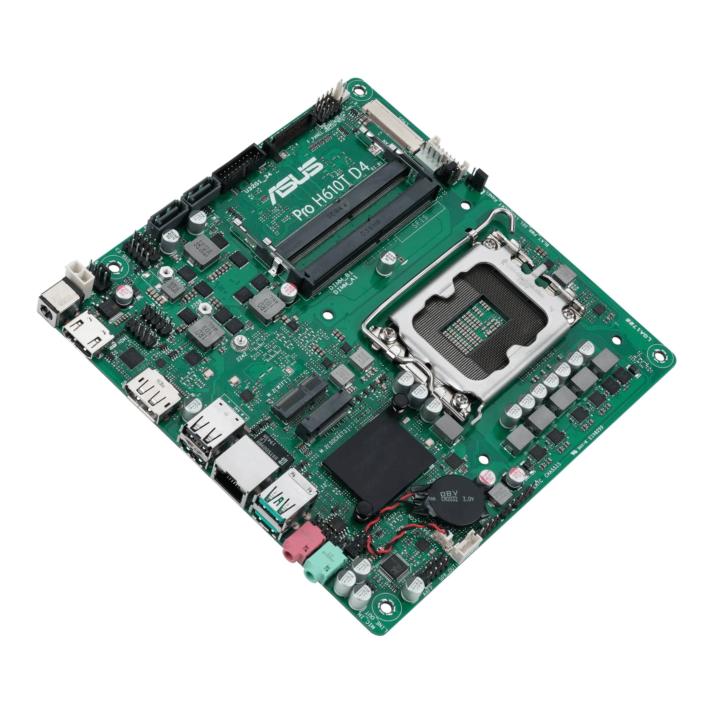 Eine grüne Hauptplatine mit einem CPU-Sockel, mehreren Anschlüssen, Speichersteckplätzen und elektronischen Komponenten.