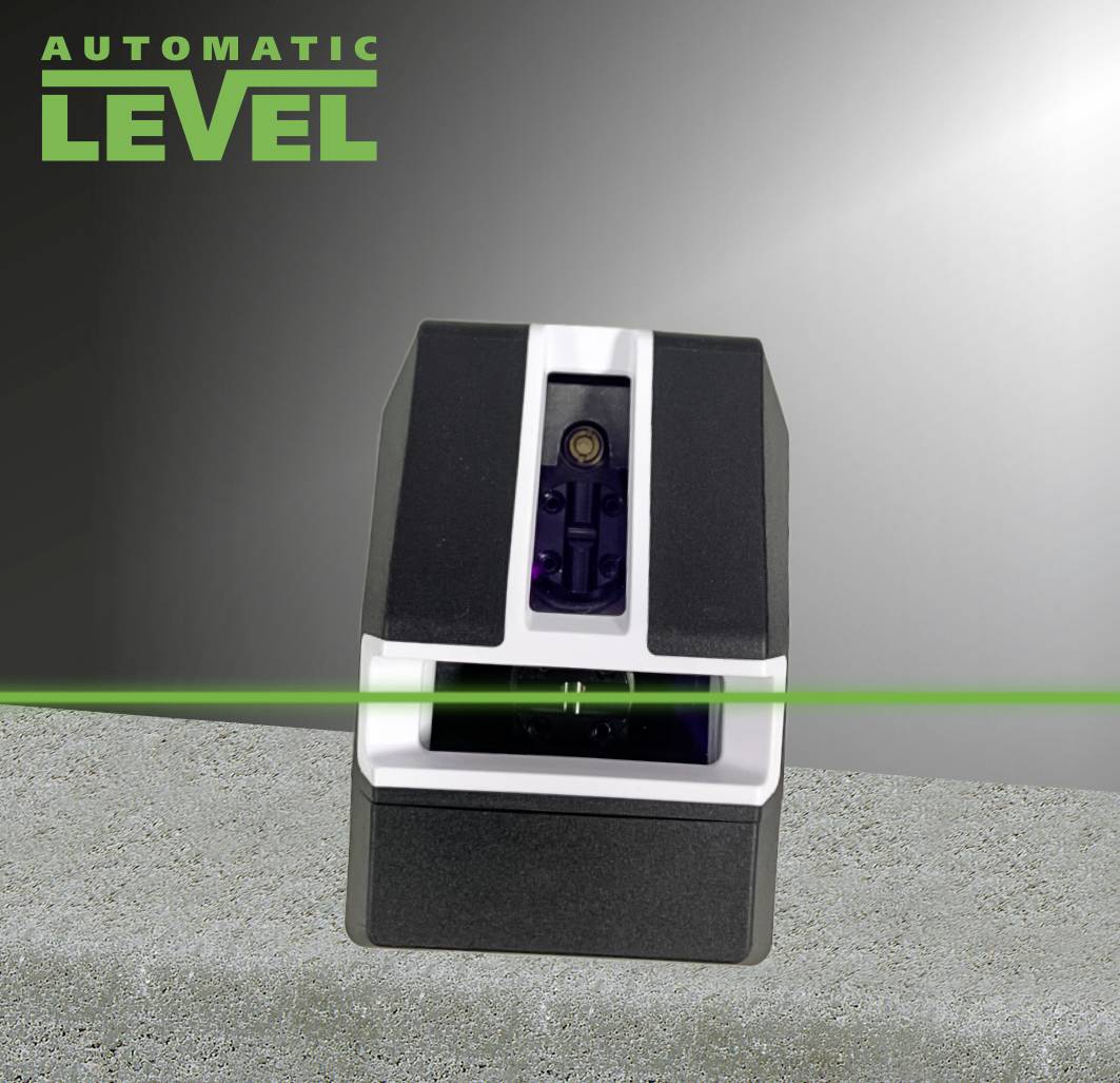 Ein automatischer Nivellierer projiziert eine grüne horizontale Laserlinie auf eine unebene Betonoberfläche.