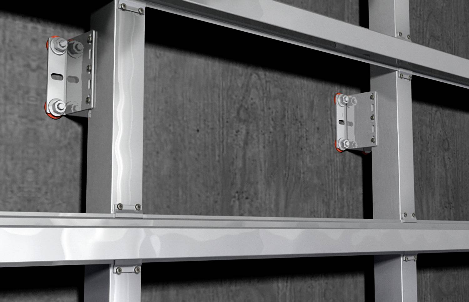 Metallgerüst an einer Betonwand mit Trägern und Halterungen, die strukturelle Unterstützung bieten.