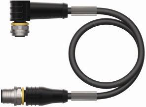 Schwarzes, gewundenes Kabel mit zwei Steckverbindern, einem rechtwinklig und einem gerade, auf weißem Hintergrund.