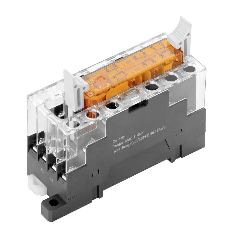 Ein elektrischer Steckverbinder mit transparentem Gehäuse und orangenem Einsatz, zeigt mehrere Anschlussmöglichkeiten.