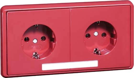 Rote Doppelsteckdose mit abgerundeten Ecken, geeignet für Standard-Elektrogeräte.
