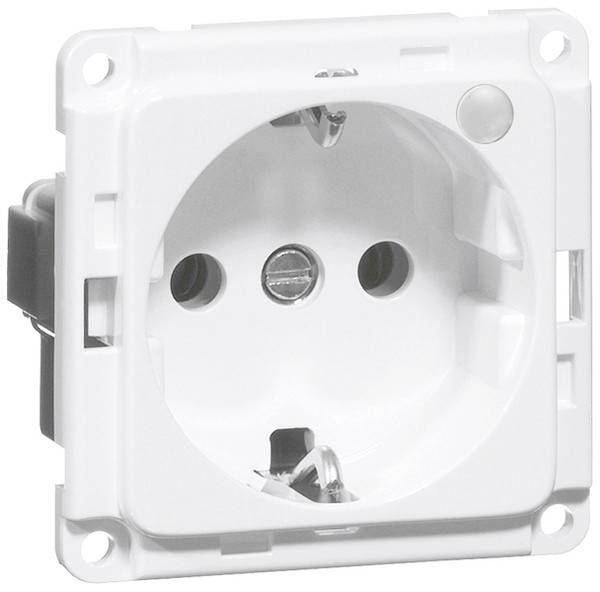 Weiße Schuko-Steckdose in einer Wandhalterung, geeignet für 230V-Wechselstrom in Europa.