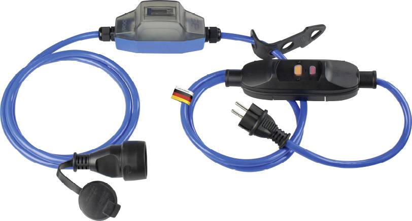 Ein blaues Verlängerungskabel mit einem Stecker, Buchse und einem Schalter in der Mitte, gekennzeichnet mit deutscher Flagge.