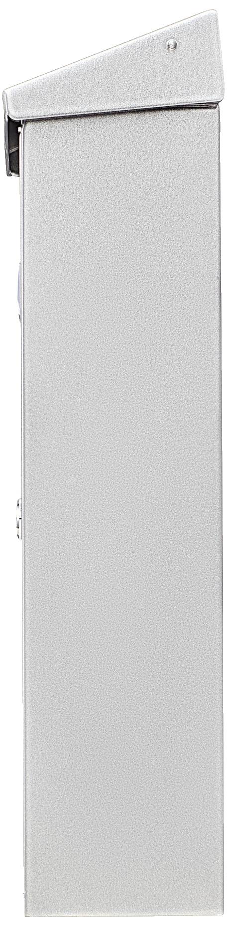 Ein silberner, senkrechter metallischer Schrank mit abgeschrägter Oberseite, möglicherweise für elektrische oder technische Geräte.