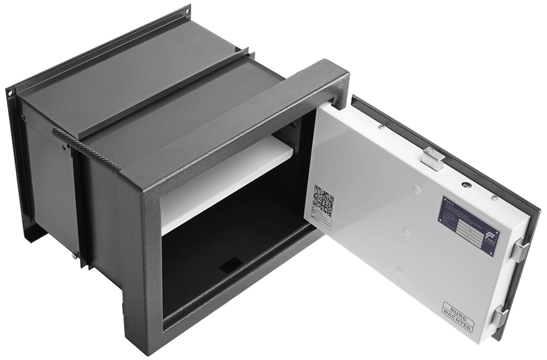 Ein geöffneter Tresor mit offenstehender Tür und einem leeren Innenraum. Ein Etikett und ein QR-Code befinden sich an der Türinnenseite.