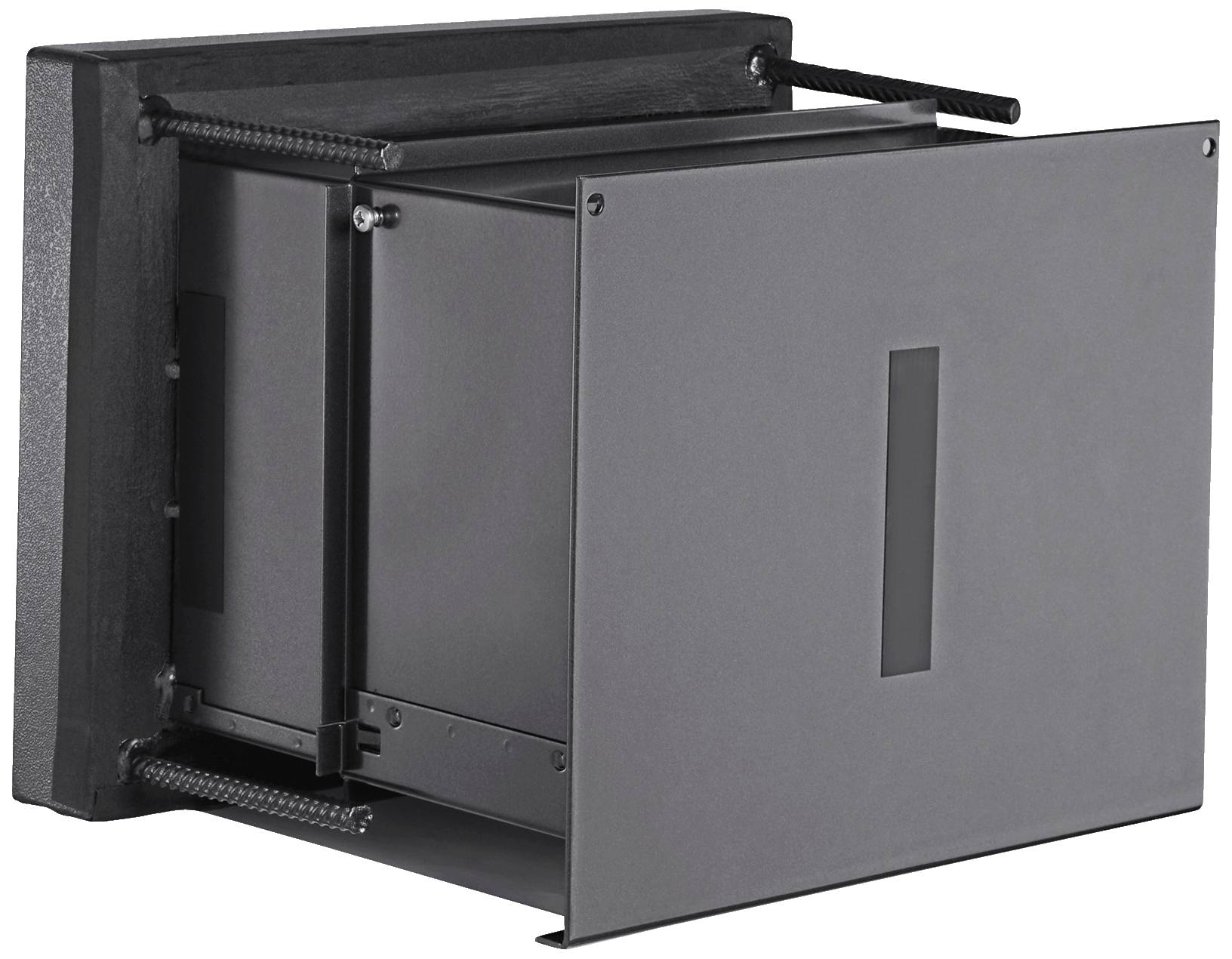 Eine schwarze Metallkonstruktion mit einem herausziehbaren Fach und rechteckigen Öffnungen. Montiert auf einer schwarzen Rückwand.