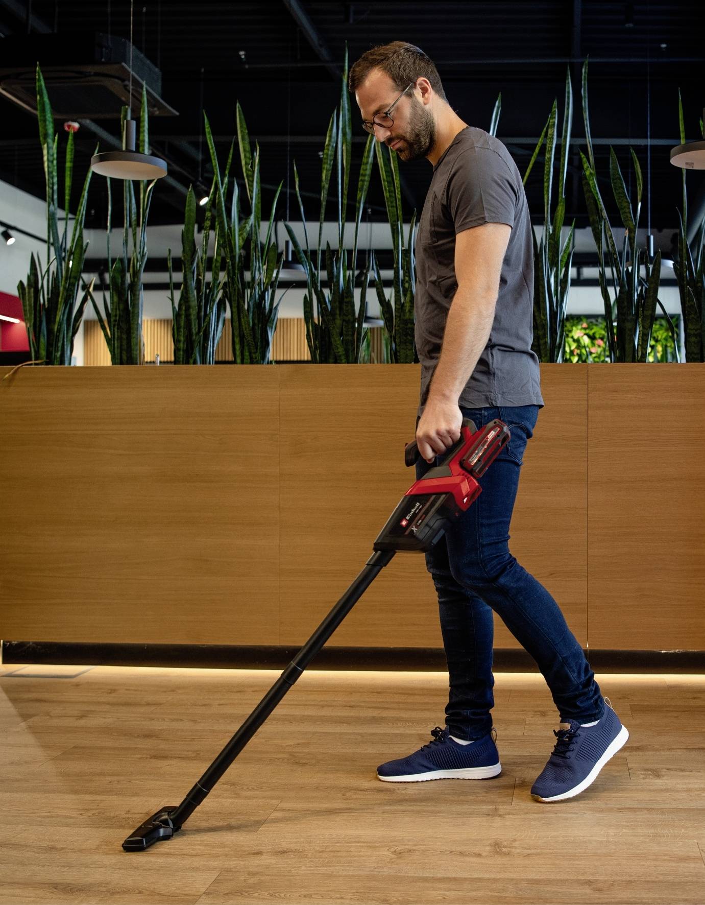 Einhell Set bestehend aus Akku-Handstaubsauger TE-HV 18/06 Li - Solo Power X-Change und Power X-Change Start-Kit 18V 4Ah