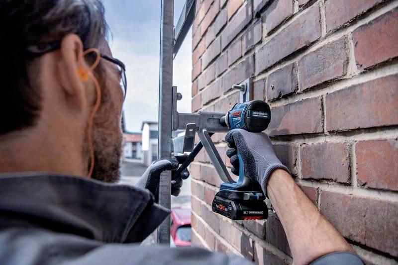 Bosch Professional 18V-330 HC 06019L5003 Akku-Drehschlagschrauber 18 V Li-Ion inkl. 2. Akku, inkl. Ladegerät, inkl. Koffer