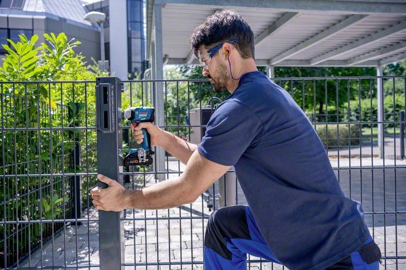 Bosch Professional 18V-330 HC 06019L5003 Akku-Drehschlagschrauber 18 V Li-Ion inkl. 2. Akku, inkl. Ladegerät, inkl. Koffer