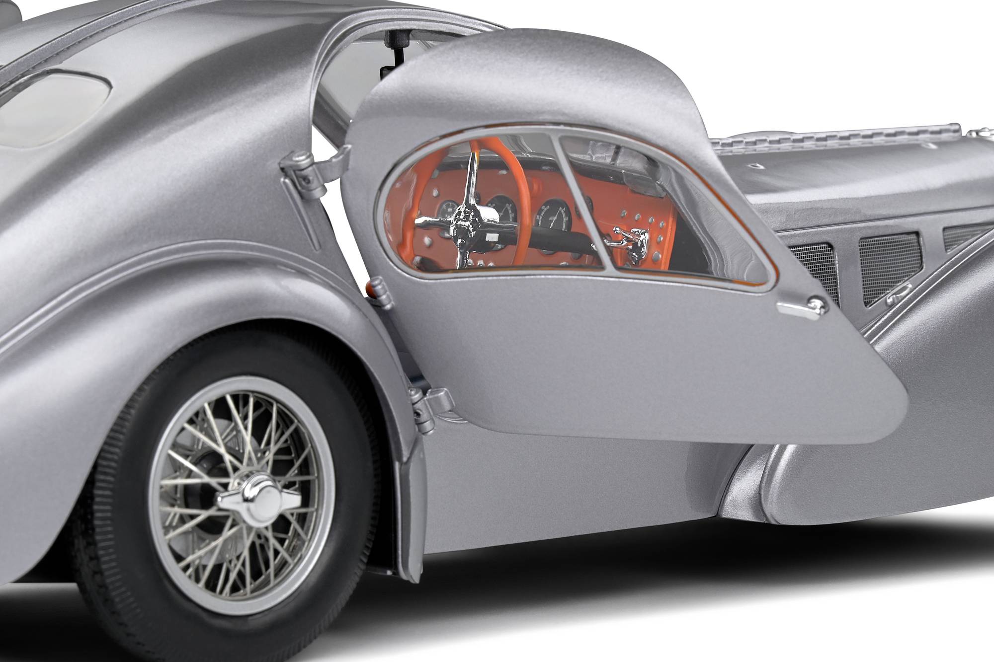 Solido Bugatti Atlantic Type 57 SC, silber 1:18 Modellauto