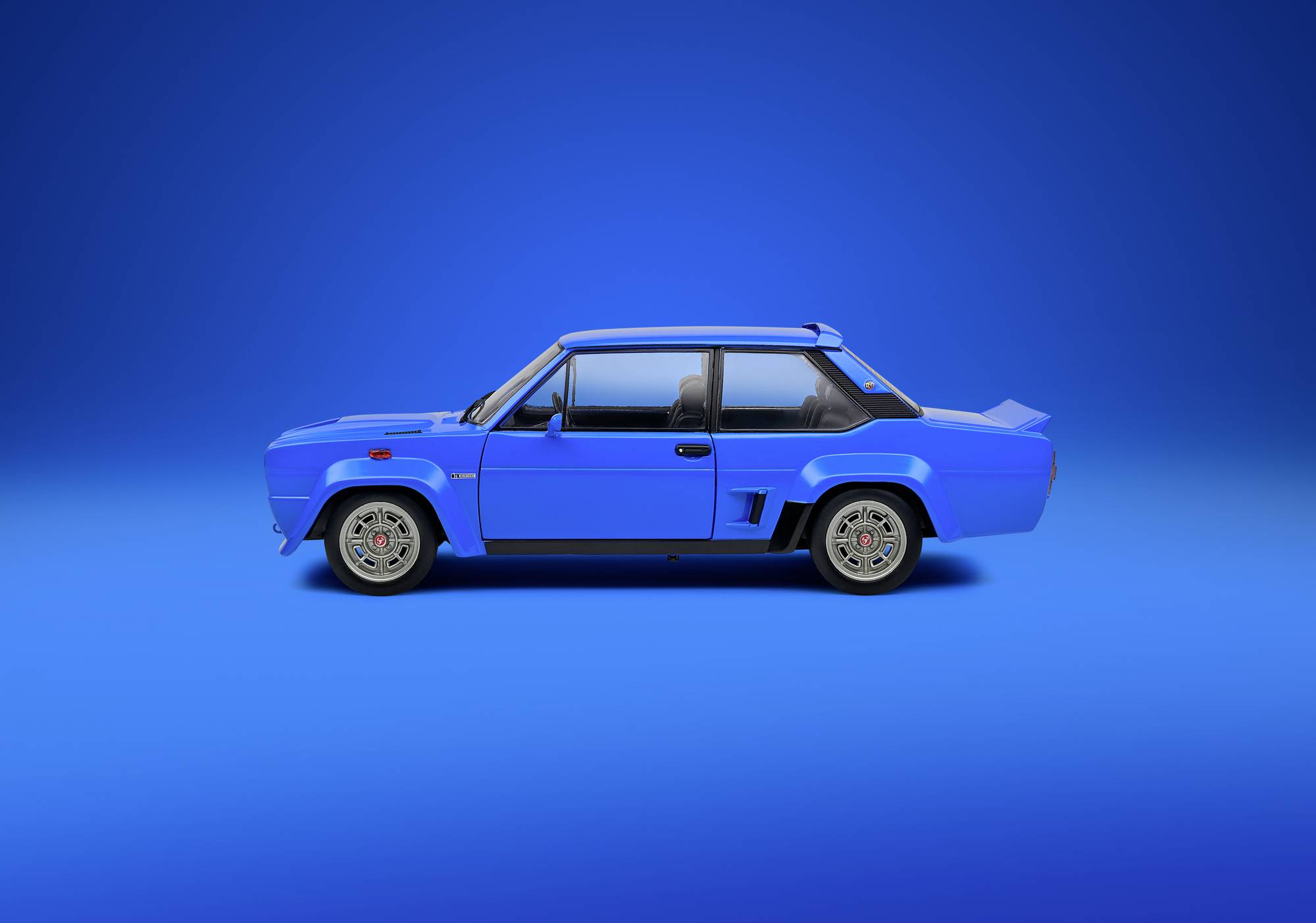 Solido Fiat 131 Abarth blau 1:18 Modellauto