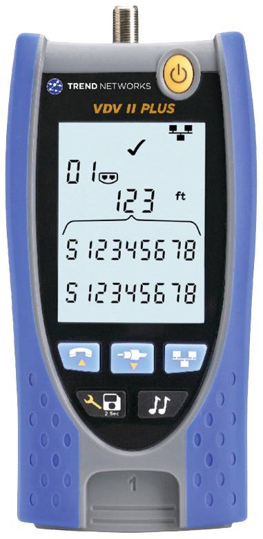 Ein digitales Kabeltestgerät mit einer Anzeige, die 'VDV II Plus' und Messwerte in Fuß zeigt. Es verfügt über mehrere Bedientasten.