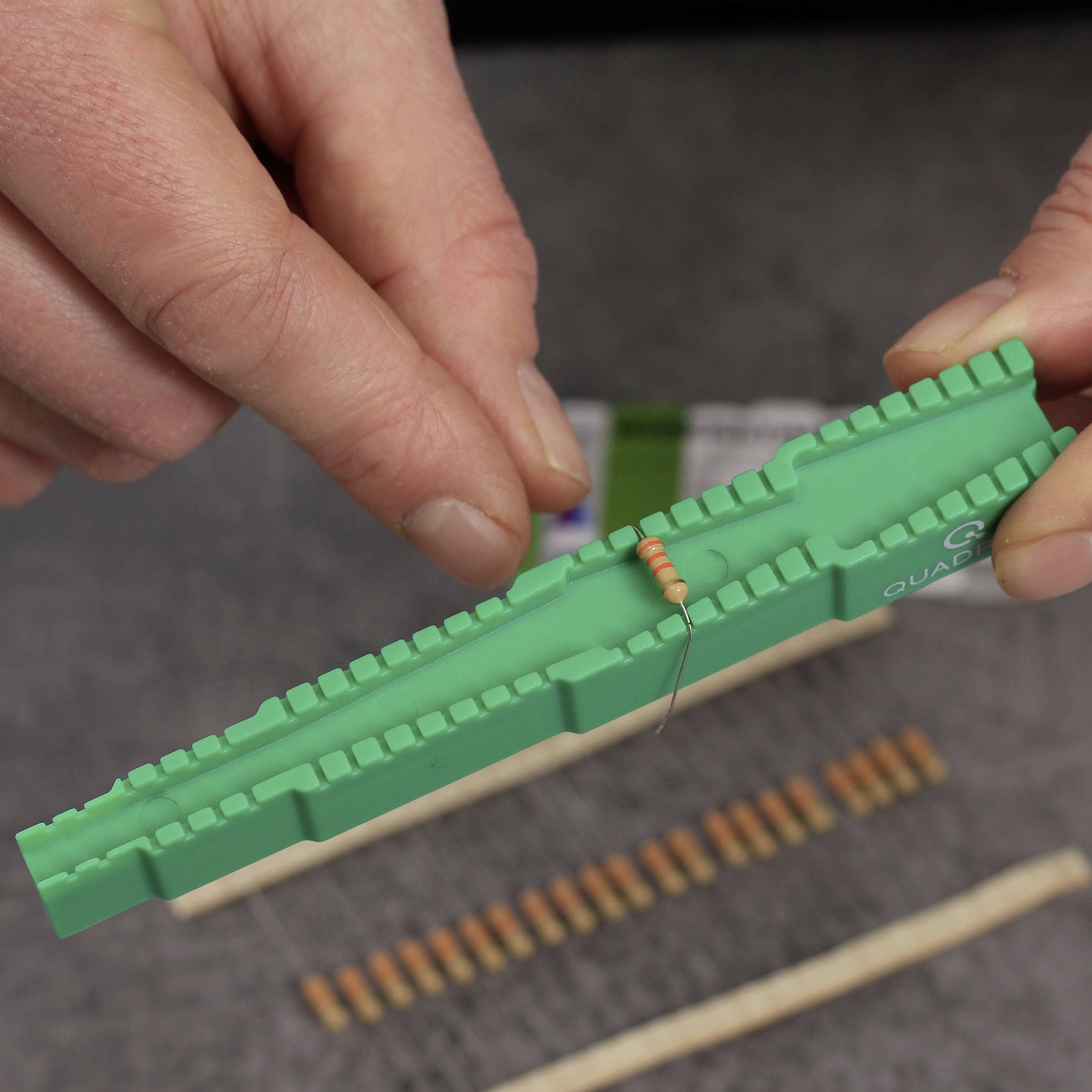 Quadrios 23P128 23P128 Kohleschicht-Widerstand axial bedrahtet 0.5 W 5 % 2000 St.