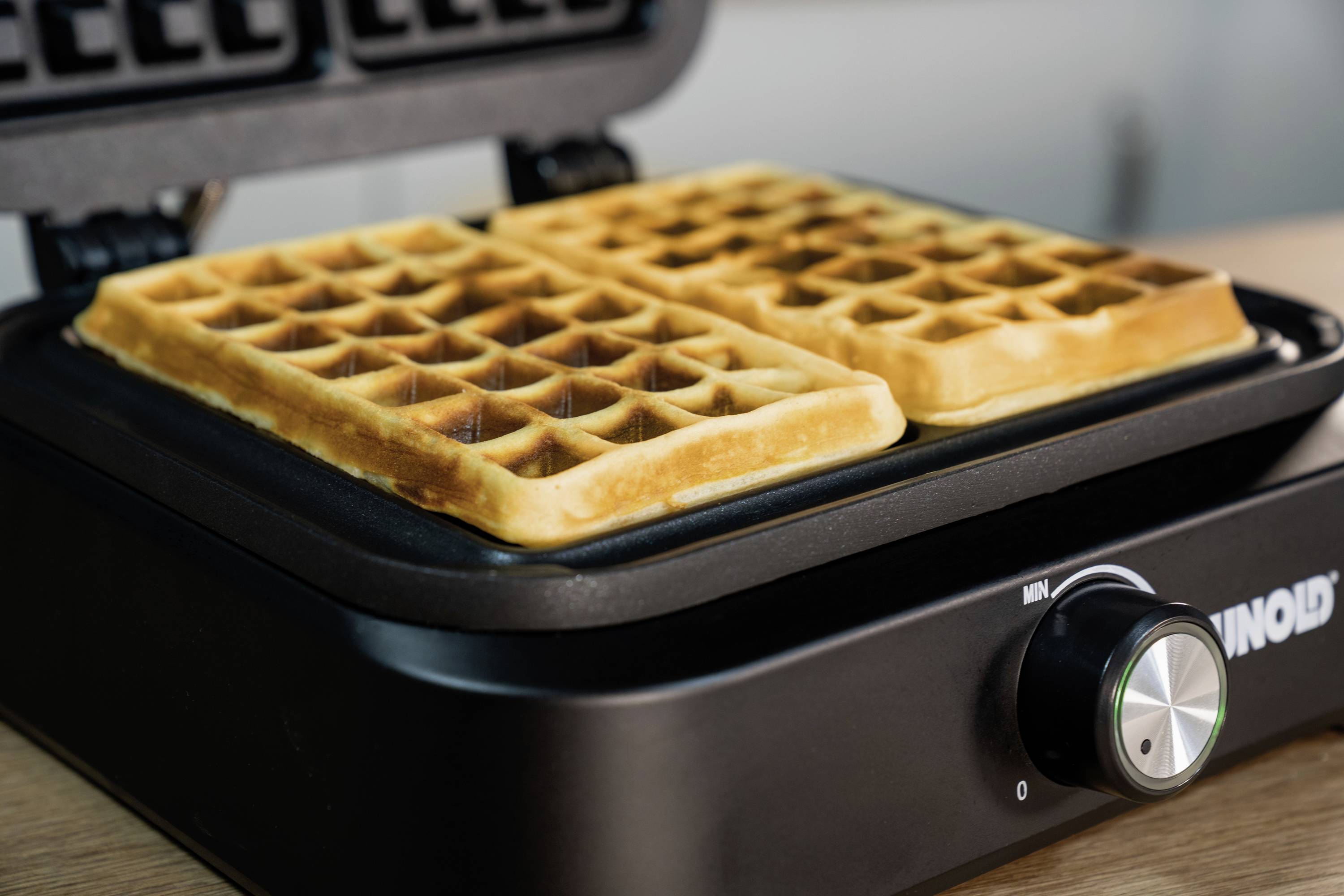 Unold Brüssel Waffeleisen Cool-Touch-Gehäuse Schwarz