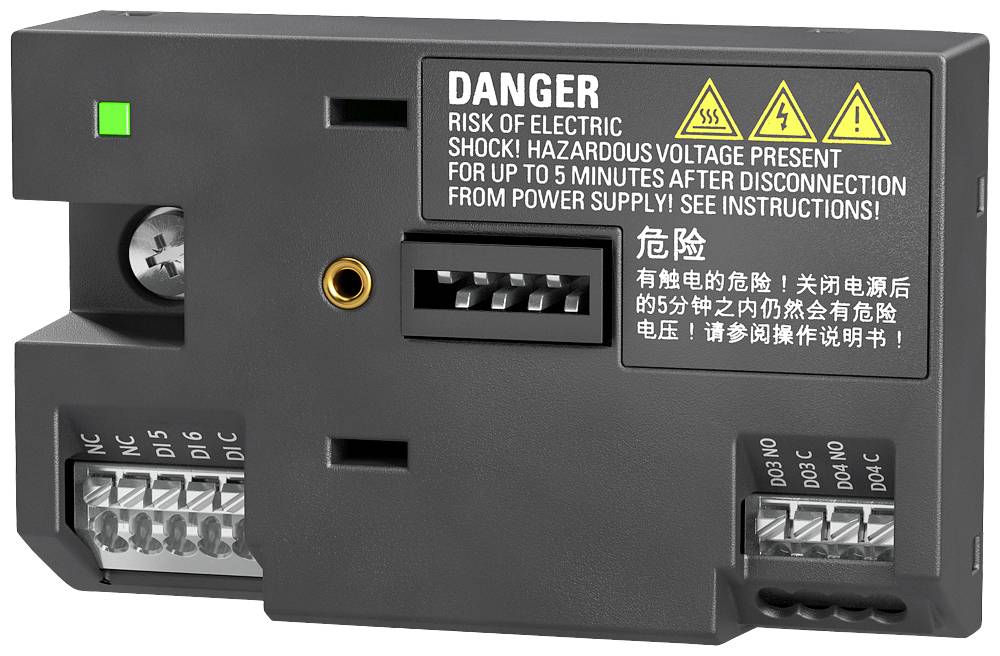 Schwarze elektrische Komponente mit Warnhinweis: 'Gefahr durch elektrischen Schlag! Spannung bis zu 5 Minuten nach Trennung von der Stromversorgung vorhanden.'