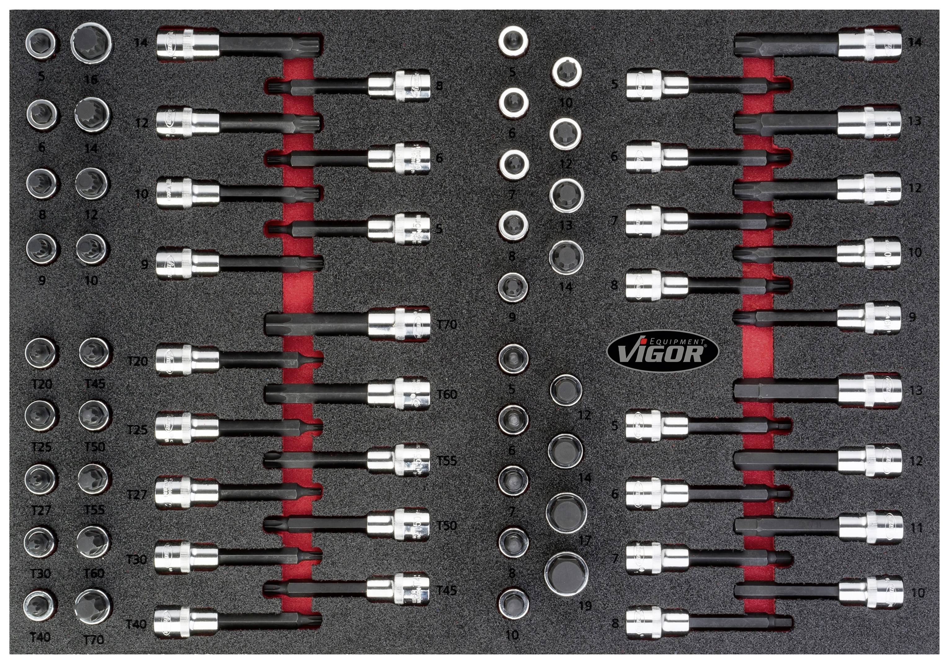 Ein Werkzeugsatz in einer Schaumstoffeinlage mit verschiedenen Nüssen und Verlängerungen. Markenschild 'Vigor' in der Mitte.