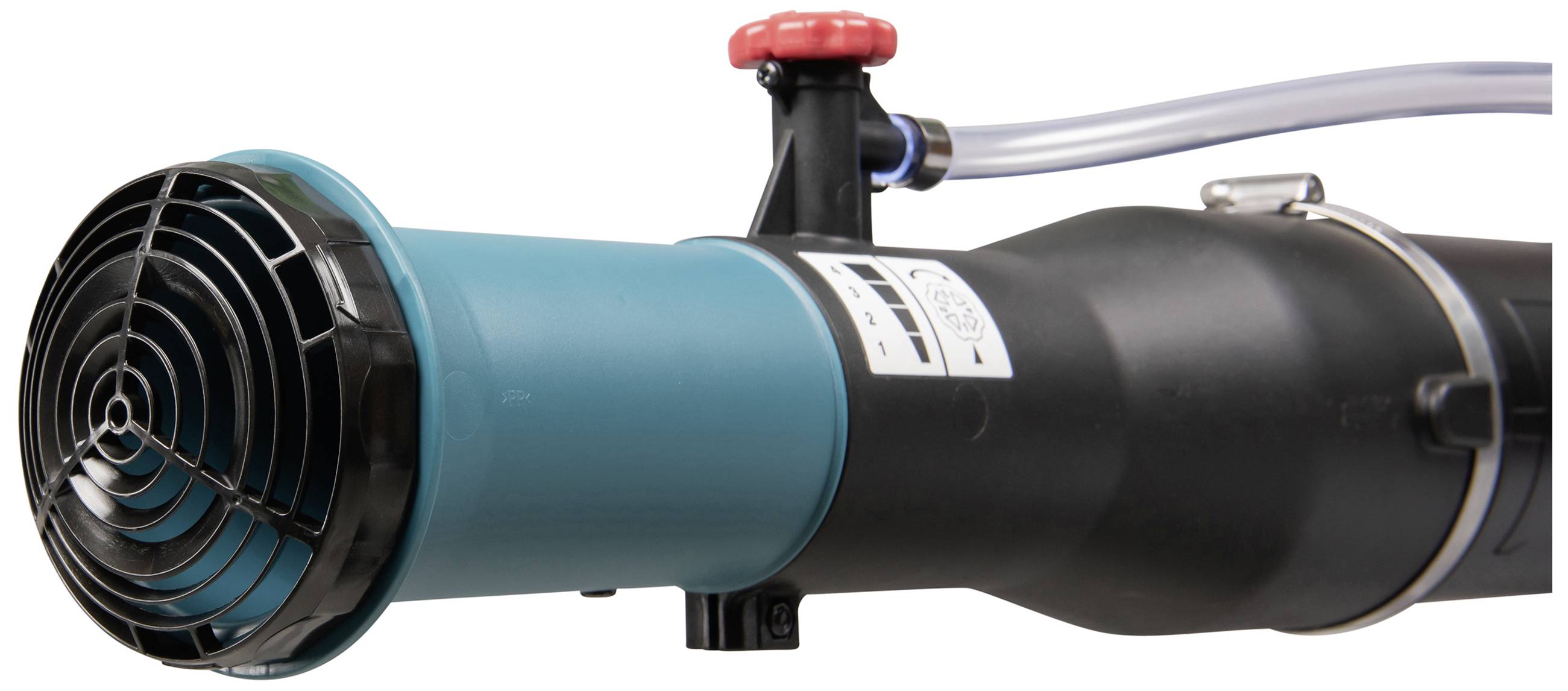 Ein schwarz-blauer Schlauch mit einem roten Ventilknopf und einem Lüfter am Ende. Teil eines Belüftungs- oder Pumpensystems.