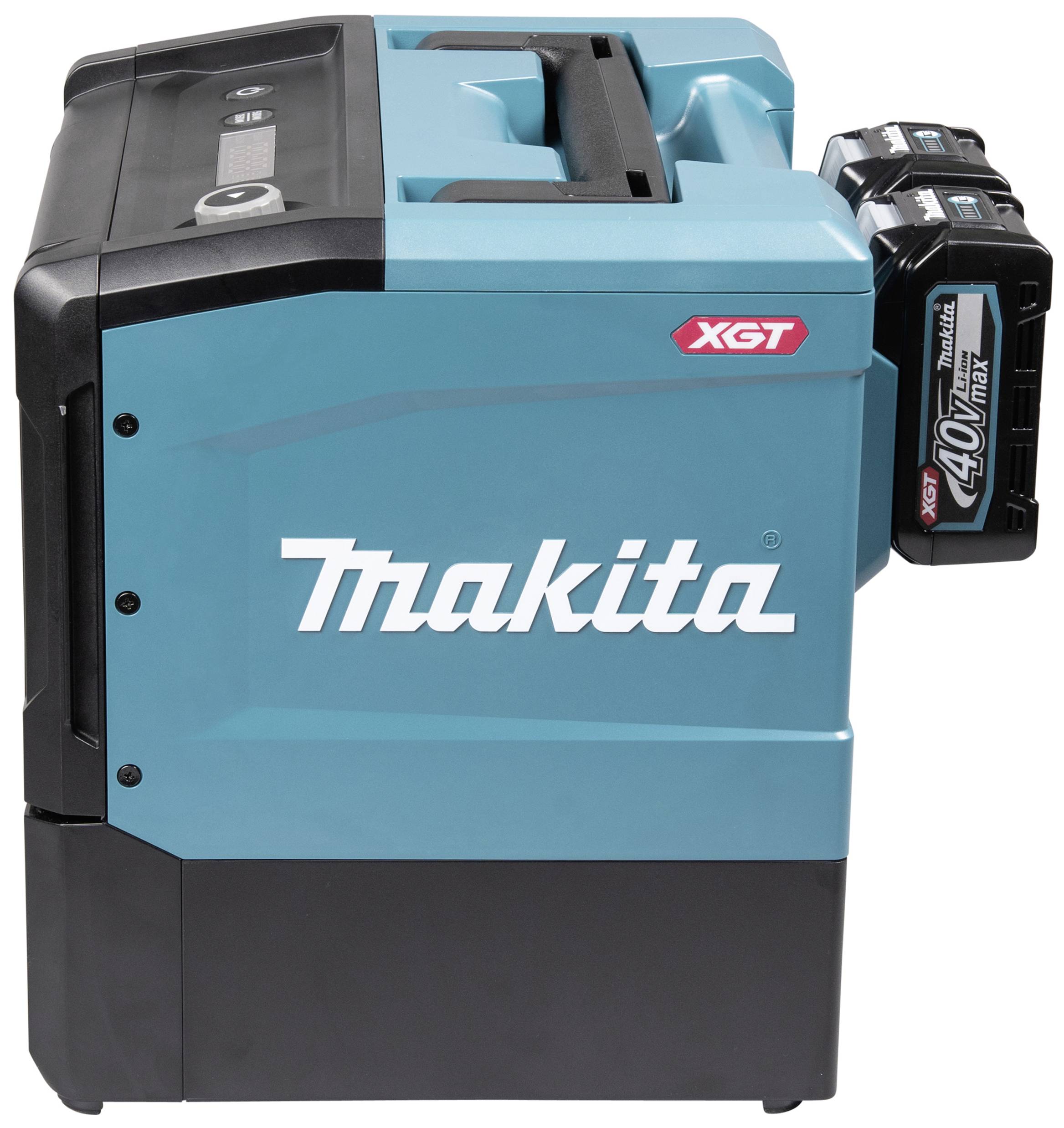Tragbarer, blauer Makita XGT-Kühler mit seitlich befestigtem Akku.