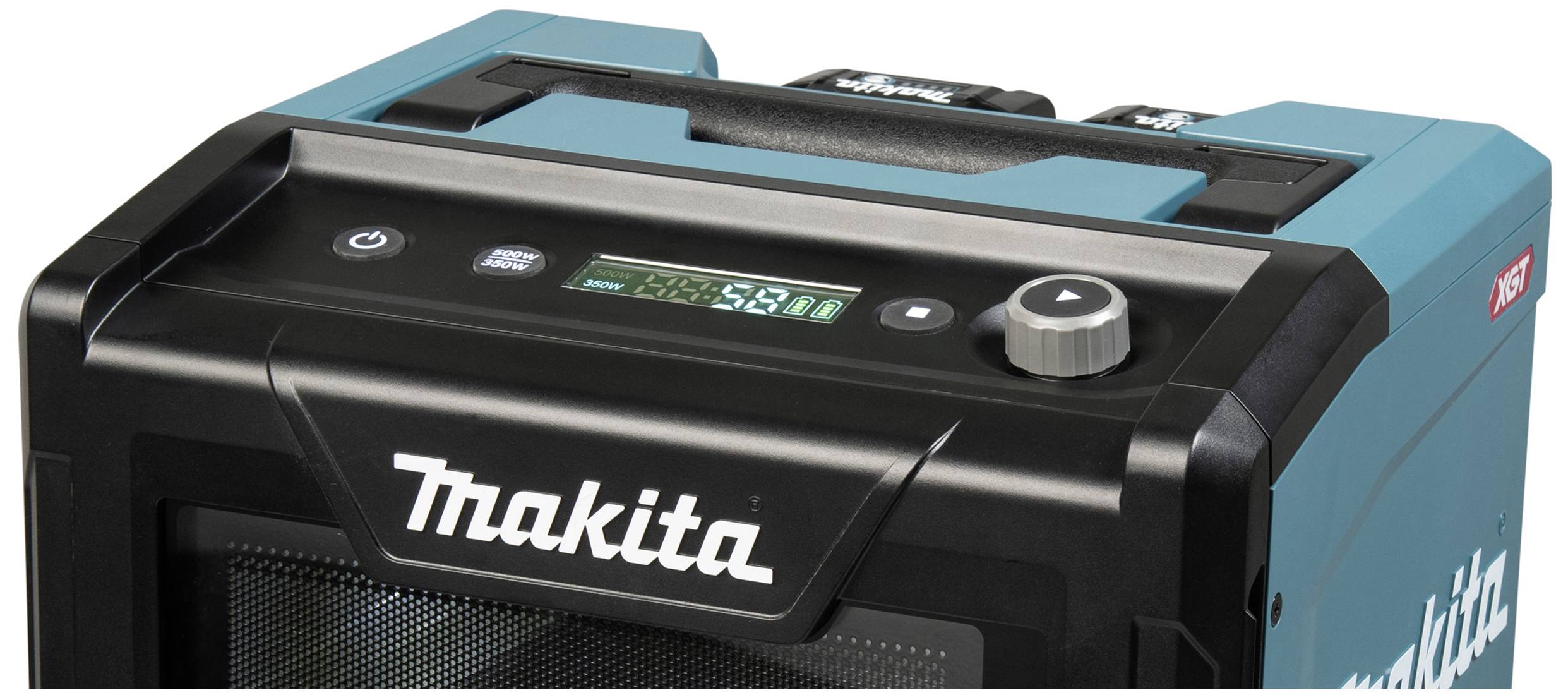 Ein Makita-Baustellenradio mit Digitalanzeige, Lautstärkeregler und Tragegriff, speziell für den robusten Einsatz konzipiert.