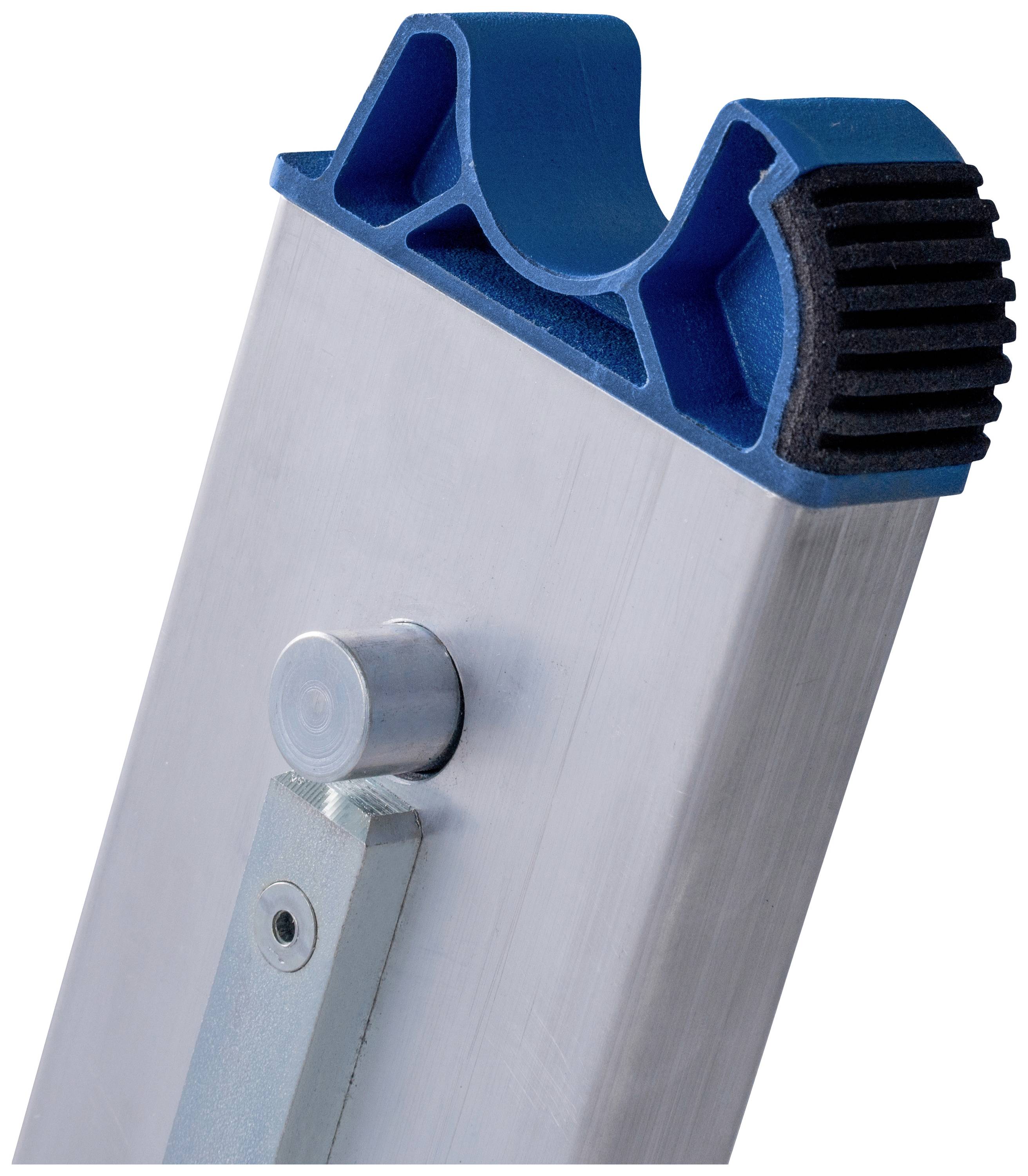 Aluminiumleiterprofil mit blauem Kunststoffgriff und rutschfester schwarzer Gummiauflage für stabilen Halt auf der Leiteroberseite.