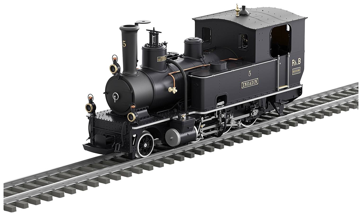 Eine schwarze Dampflokomotive mit der Aufschrift 'RhB' steht auf Gleisen. Sie hat die Nummer 5 und ist detailliert dargestellt.