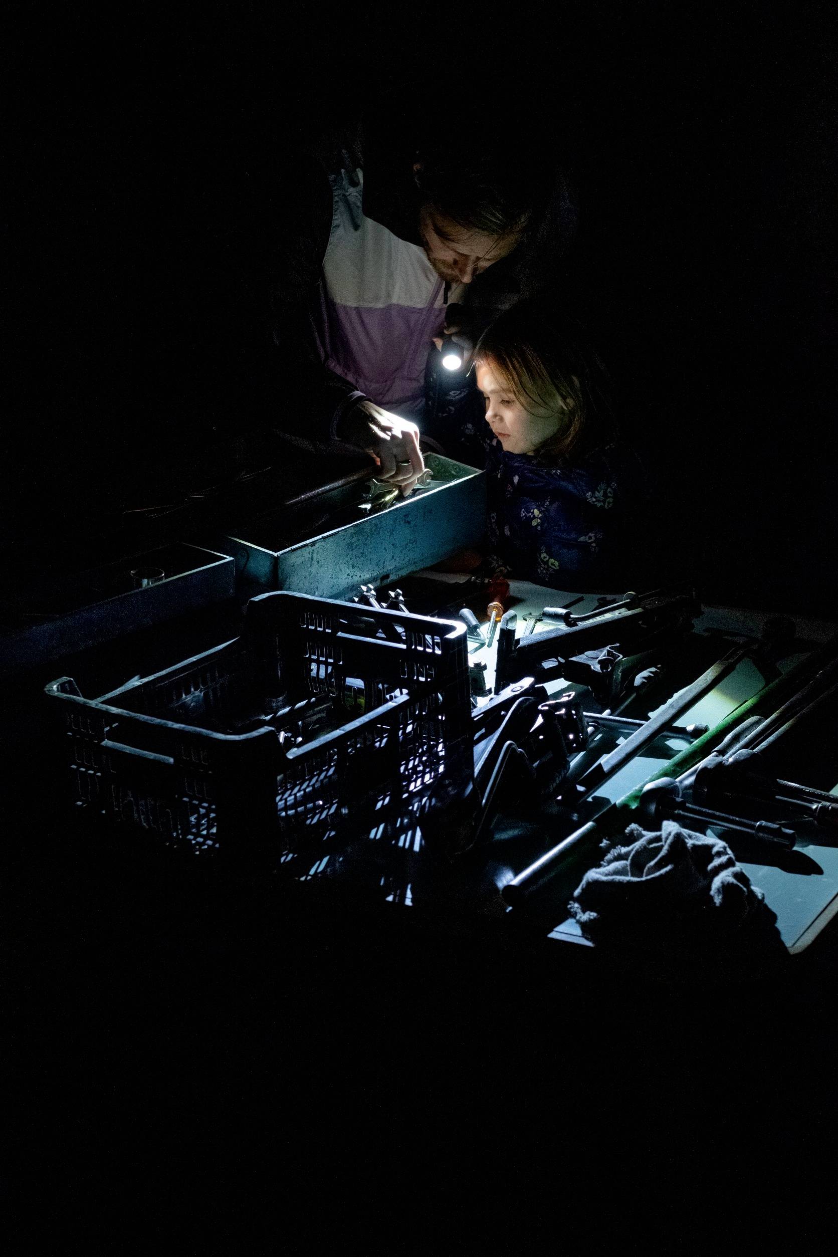 Ledlenser P6 Core LED Stablampe mit Handschlaufe batteriebetrieben 300 lm 25 h 130 g