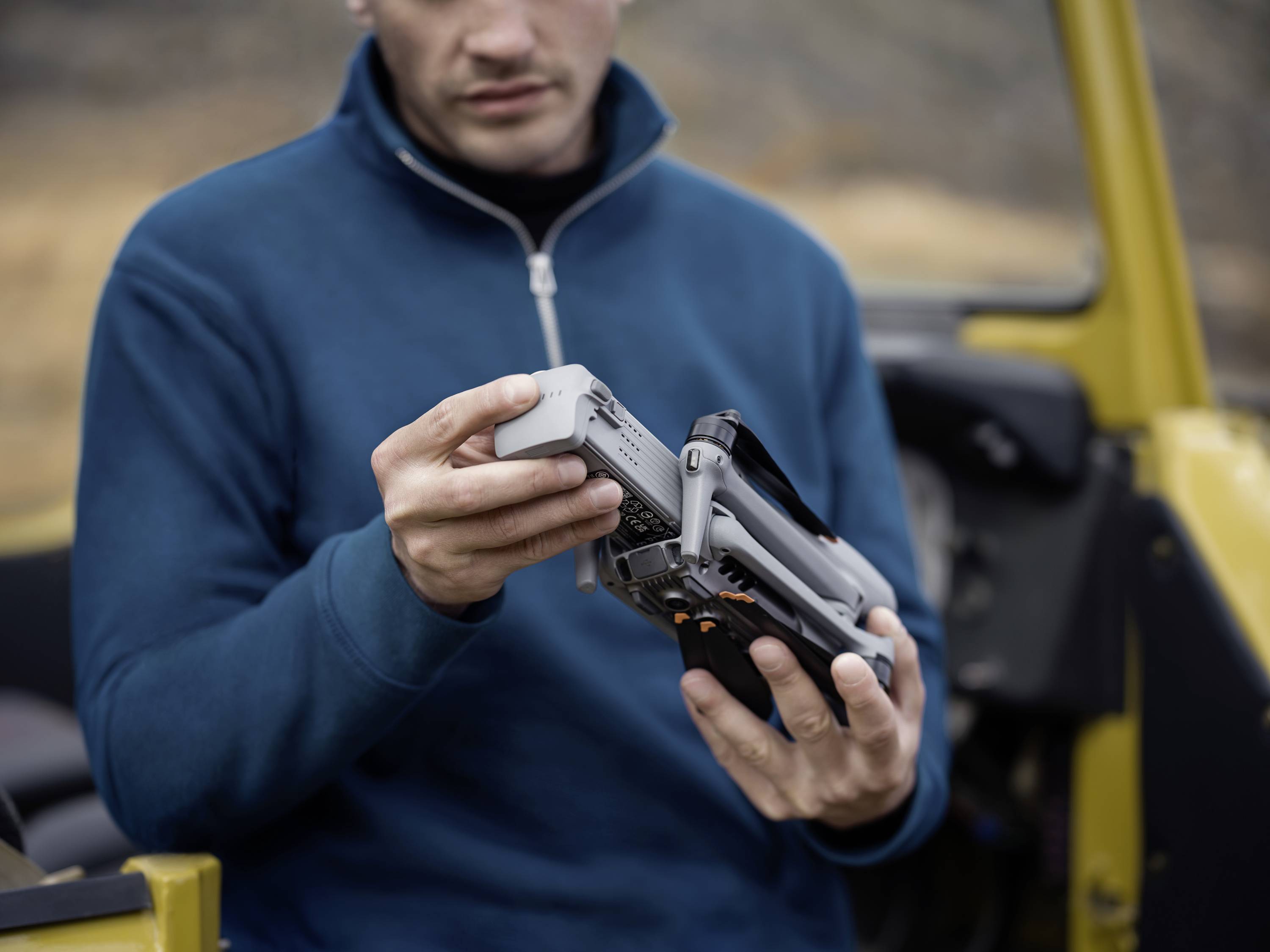 DJI Air 3 (RC-N2) Quadrocopter RtF Dual Kameraflug, Profi Hellgrau