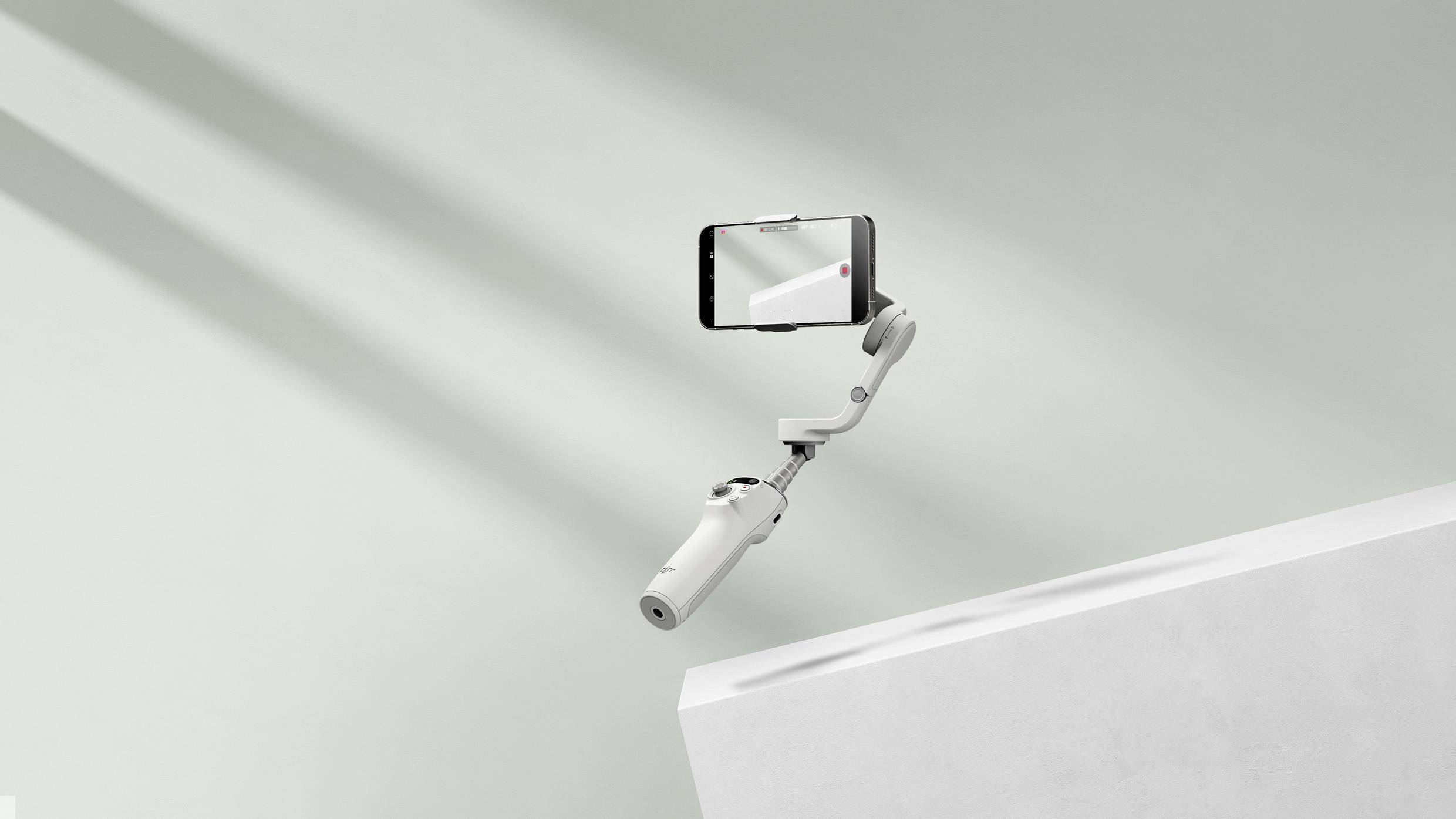 DJI Osmo Mobile 6 Gimbal elektrisch 1/4 Zoll Grau Bluetooth, inkl. Smartphonehalter, inkl. Tasche