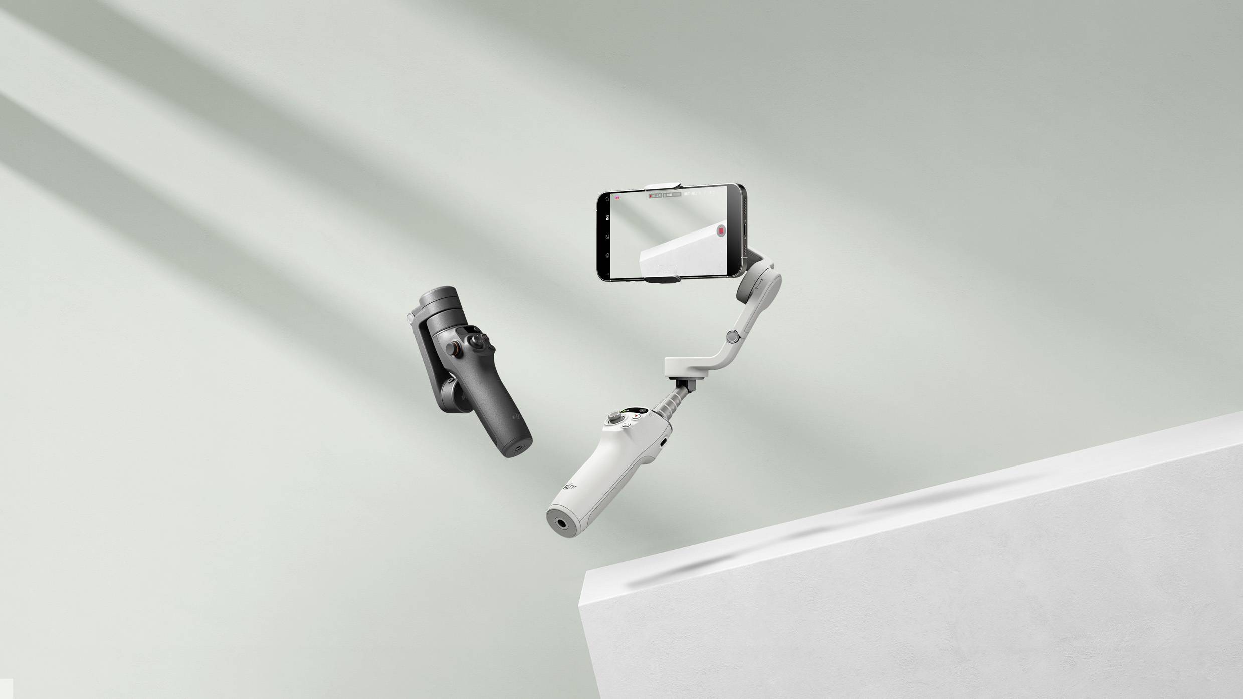 DJI Osmo Mobile 6 Gimbal elektrisch 1/4 Zoll Grau Bluetooth, inkl. Smartphonehalter, inkl. Tasche