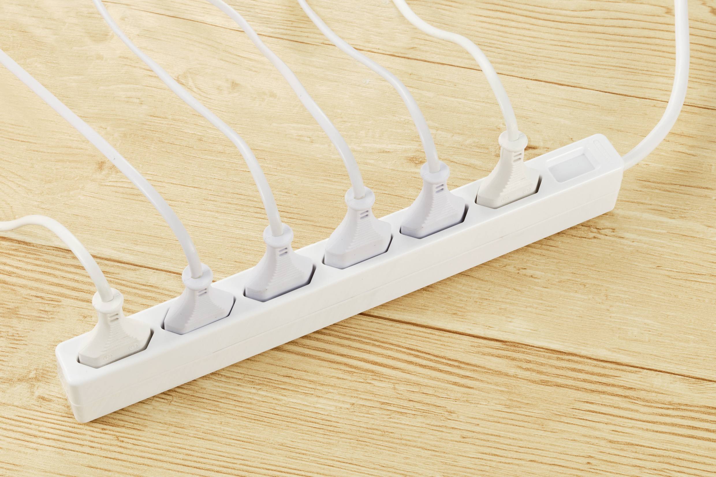 Sygonix SY-5775150 Steckdosenleiste 6fach Weiß Eurostecker 1St.