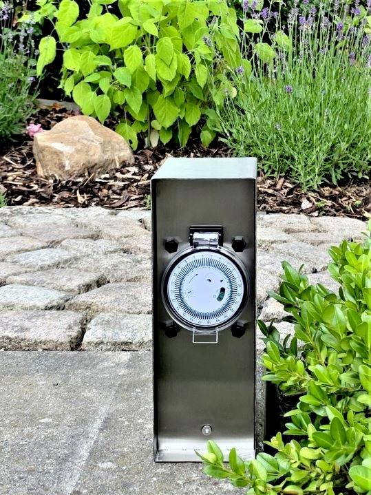 BOLD 10039 Gartensteckdose mit Zeitschaltuhr 2fach Edelstahl ohne Kabel, mit Zeitschaltuhr