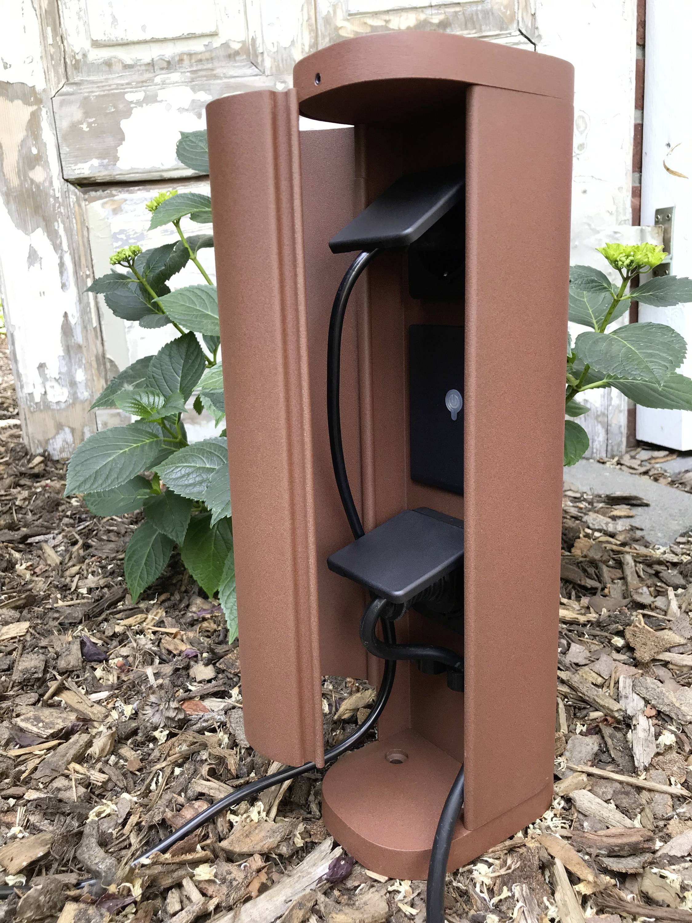 BOLD 10637 Gartensteckdose 2fach Rost ohne Kabel, mit Schalter, mit Timer, per App steuerbar, programmierbar