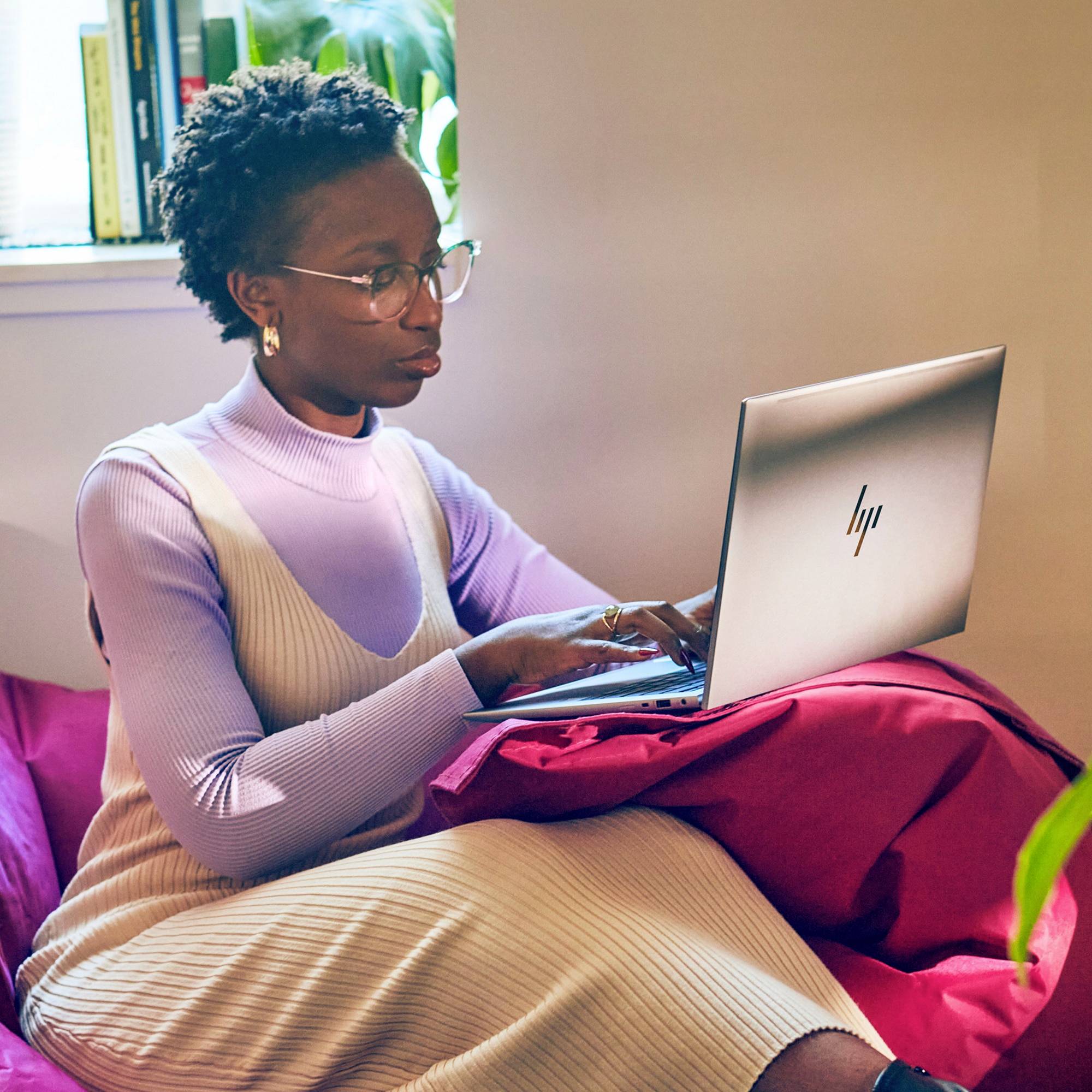 HP Workstation Notebook ZBook Firefly 14 G10 35.6 cm (14 Zoll) WUXGA Intel® Core™ i7 i7-1355U 32 GB RAM 1 TB SSD Deutsch, QWERTZ Silber 86