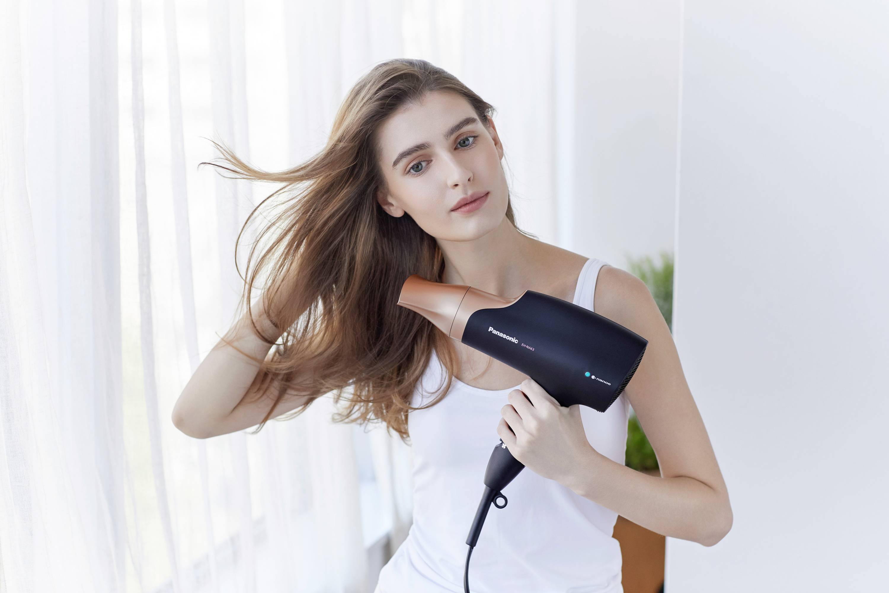 Panasonic EH-NA63-CN825 Haartrockner Schwarz, Roségold